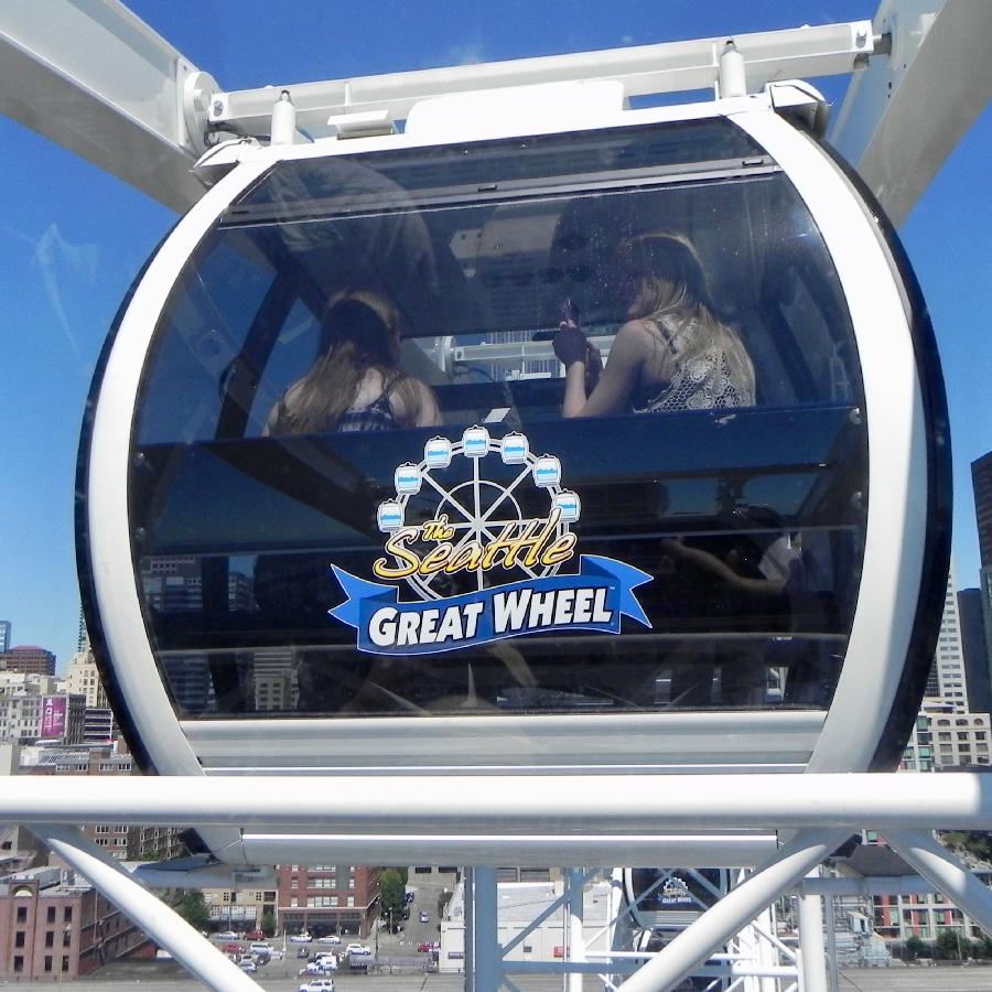 Seattle Great Wheel Gondola 