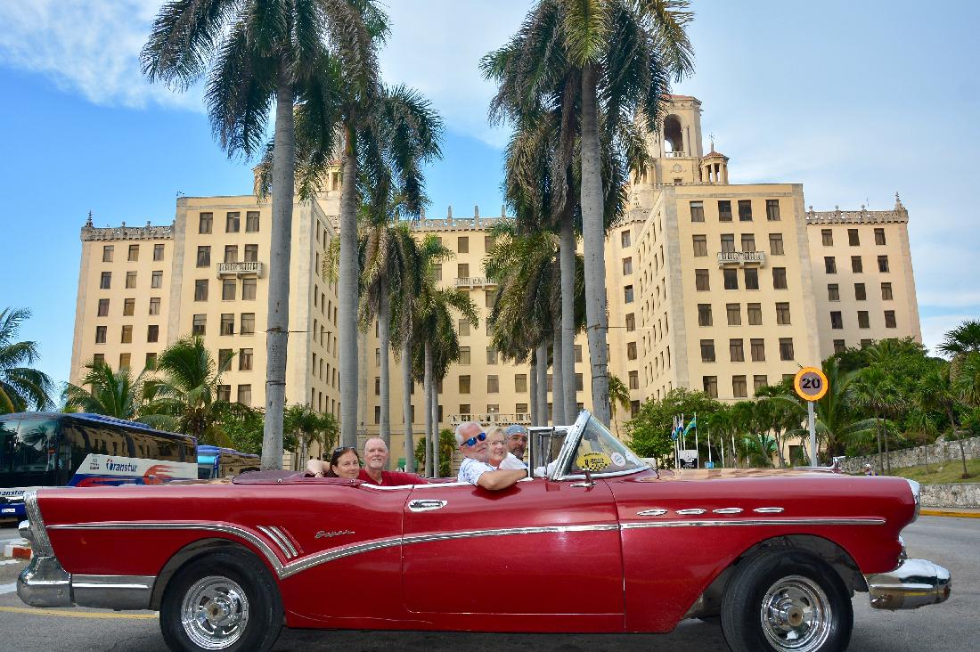 Driving by Hotel Nacional (photographed by Yosel Vazquez)
