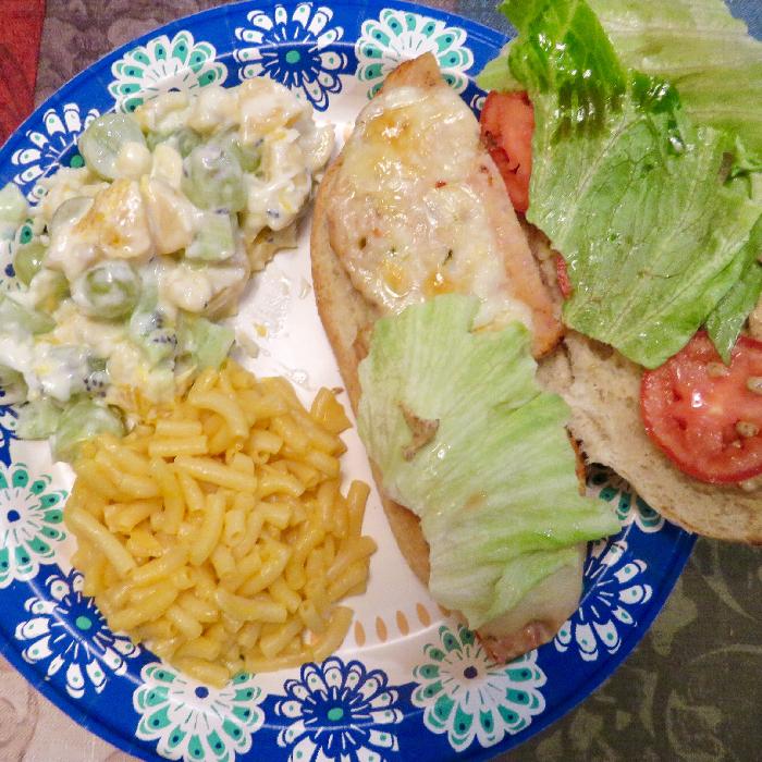 Charbroiled Chicken Burgers with Mac 'n Cheese & Fruit Salad