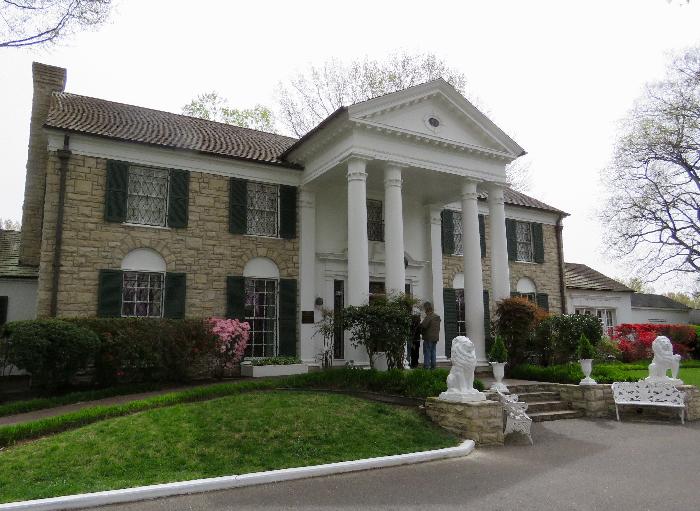 Graceland Mansion in Memphis, Tennessee