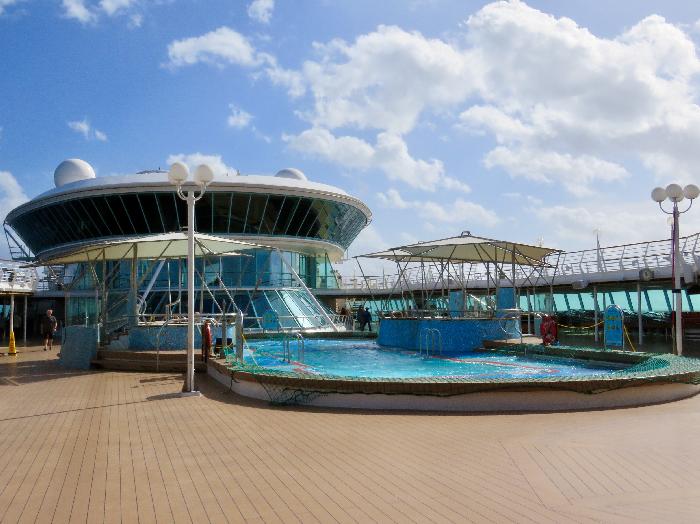 Deck 9 - Main Pool and Whirlpools on Disembarkation Day