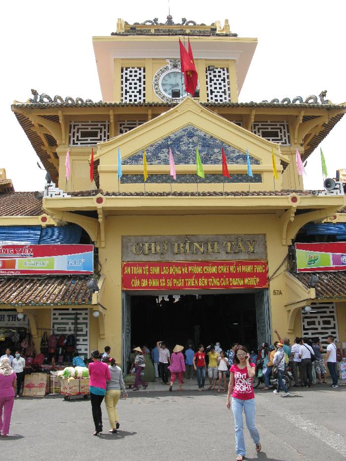 Binh Tay Market (Photo courtesy of Zoom)