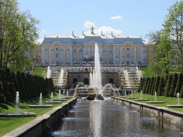St. Petersberg's Impressive Peterhof Palace & Gardens