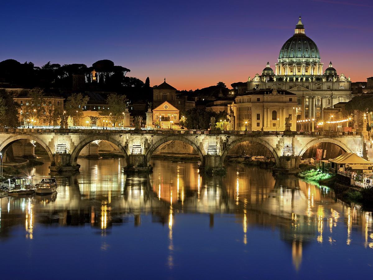 Don't Miss Seeing the Sights of Rome Lit Up at Night