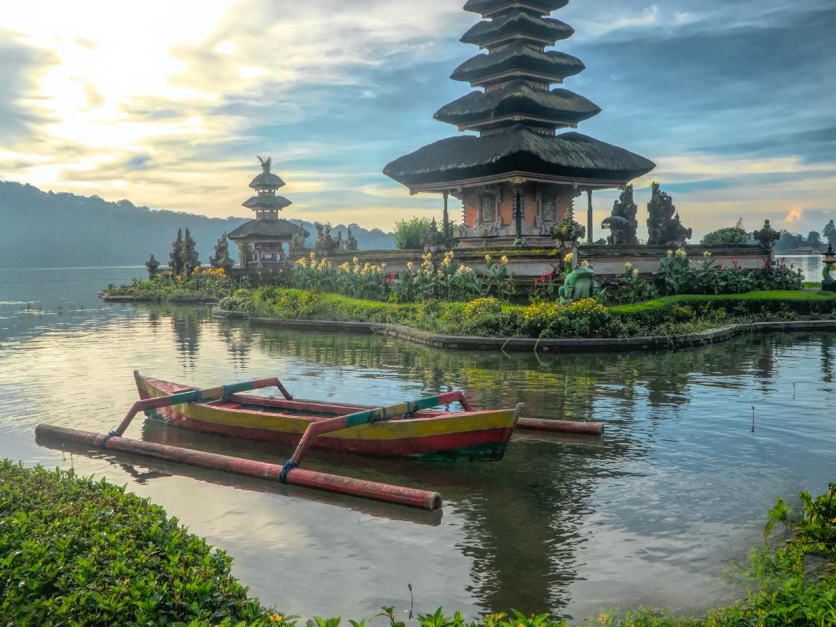 Wonderful Photos Inspiring Travel to Indonesia