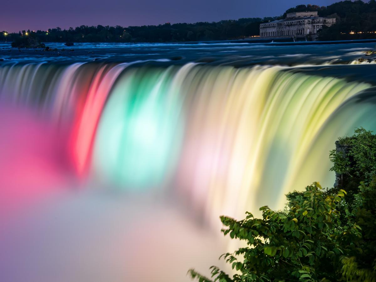 Plan a Romantic Getaway to Niagara Falls
