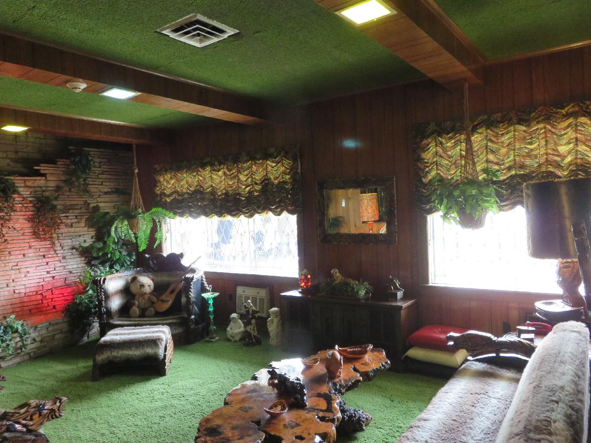 Graceland's Jungle Room: The Ultimate Man Cave!