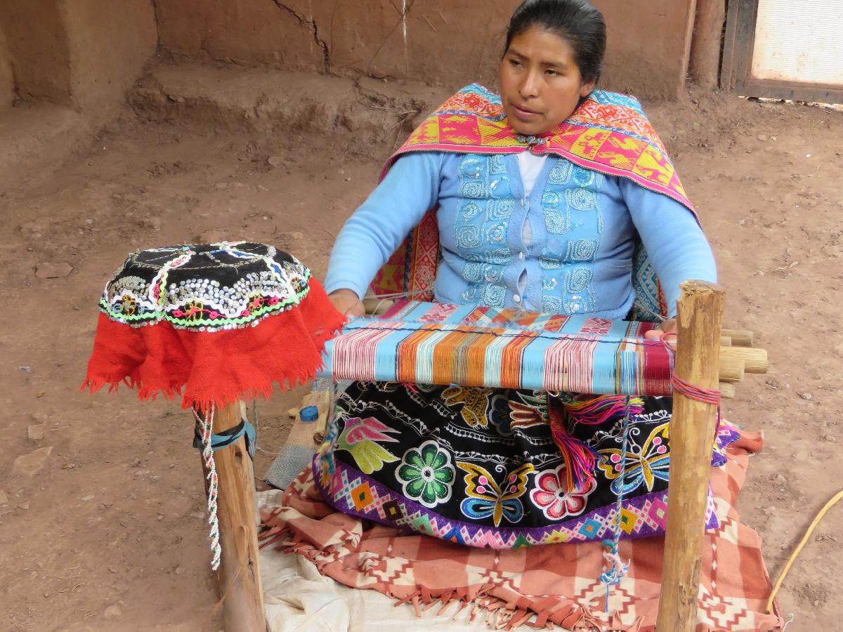Crafty Creations at Santuario Animal de Ccochahuasi