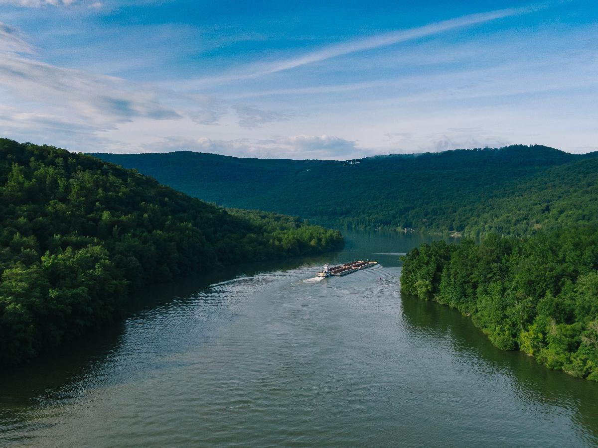 Tennessee's Misty Mountains and Curious Rivers