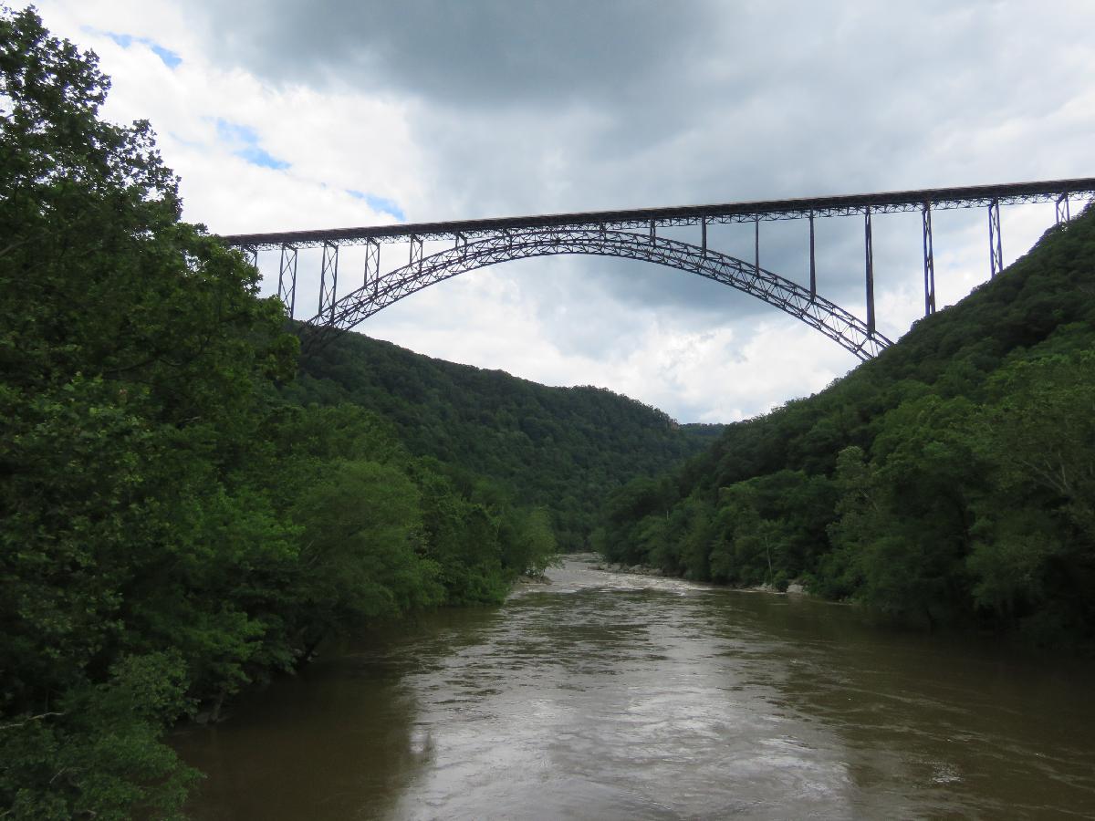 USA's Longest Steel Bridge Spans West Virginia's New River