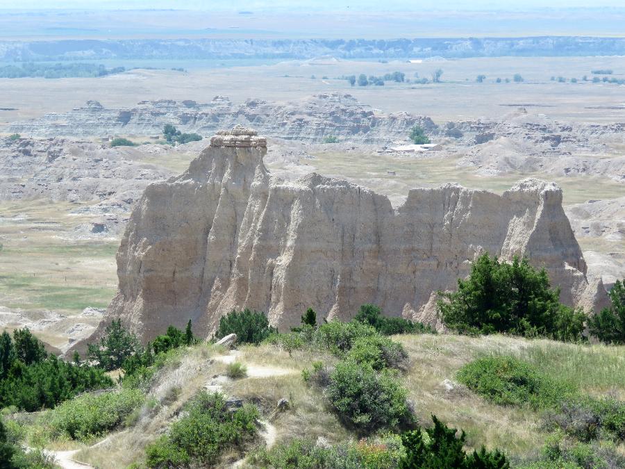 Viewing the Badlands Wall from the Cliff Shelf Nature Trail