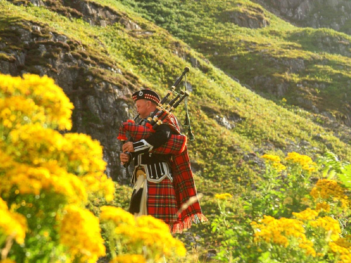 Explore the Beauty that Lies Around Scotland