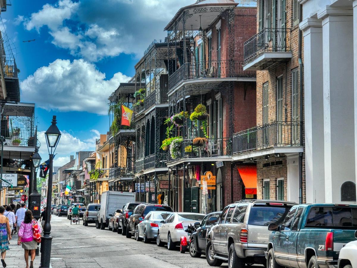 Explore the Big Easy on Your Own 2 Feet