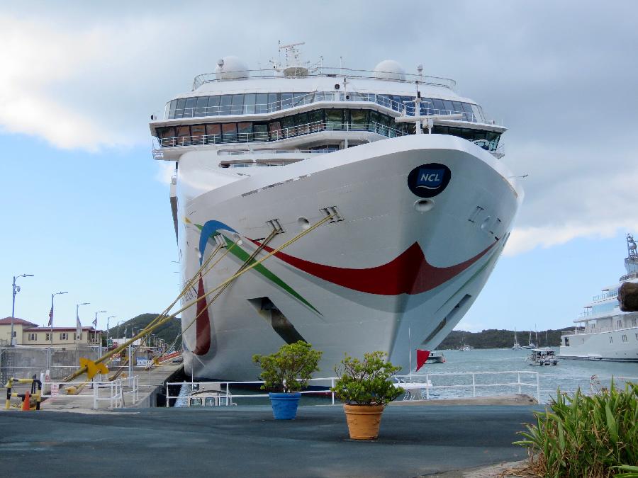 Norwegian Dawn at Havensight Cruise Pier