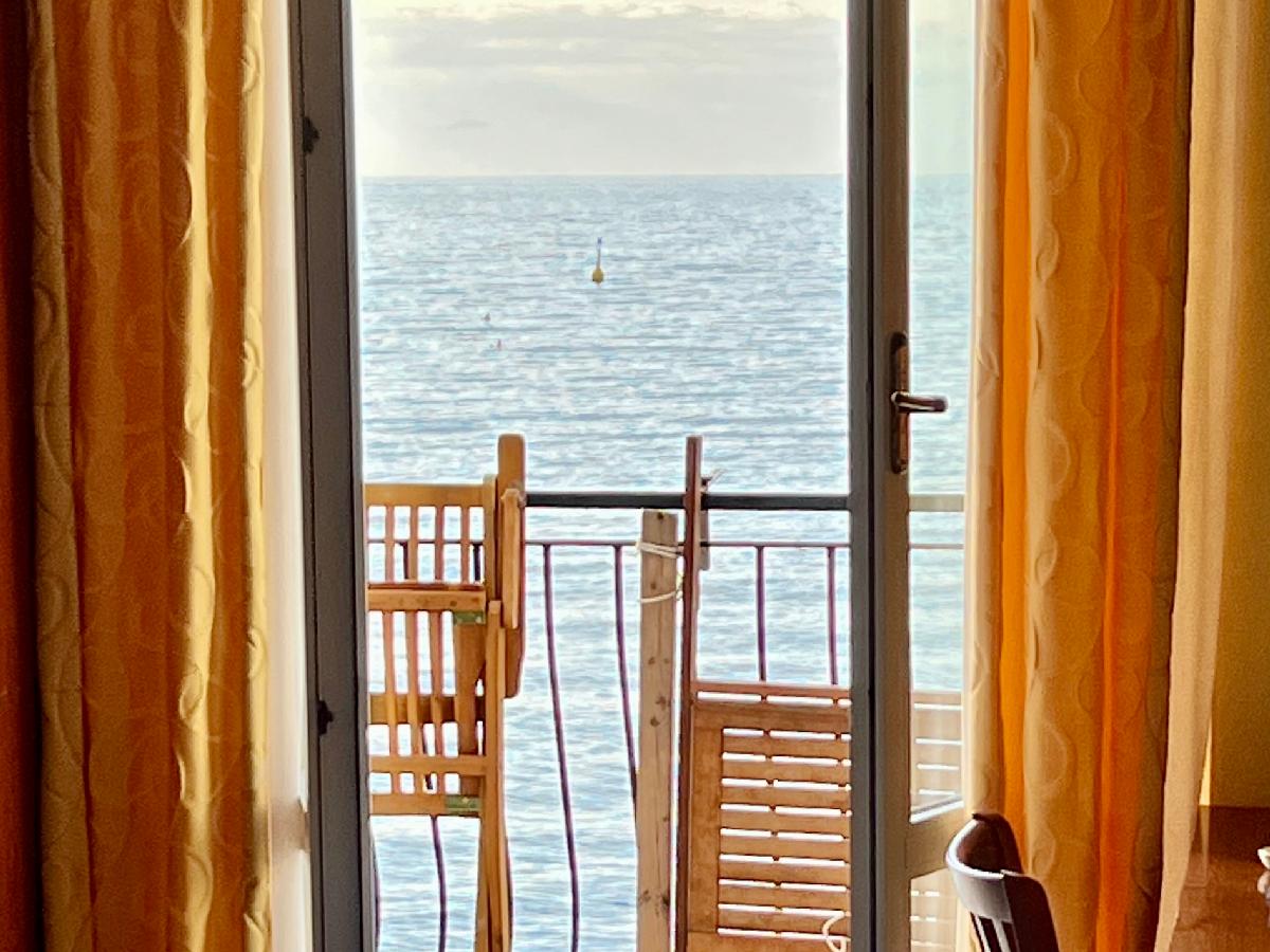 Monterosso Al Mare: Enjoy a Sea View Balcony