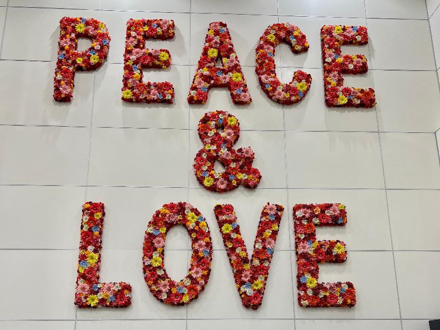 Recognizable Airport Art: Peace and Love 