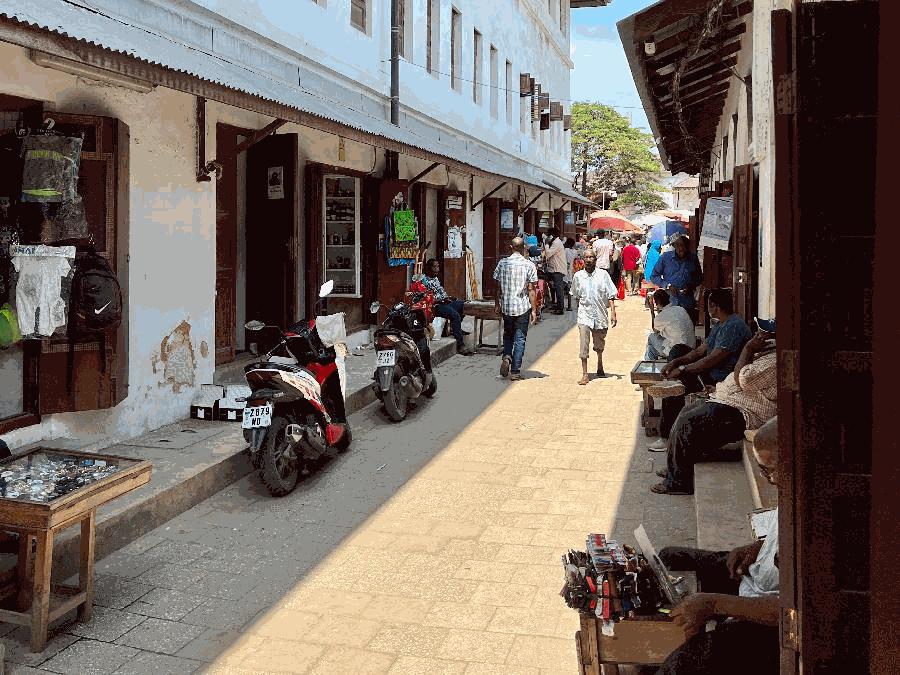 Stroll Through the Maze of Stone Town's Streets and Alleys