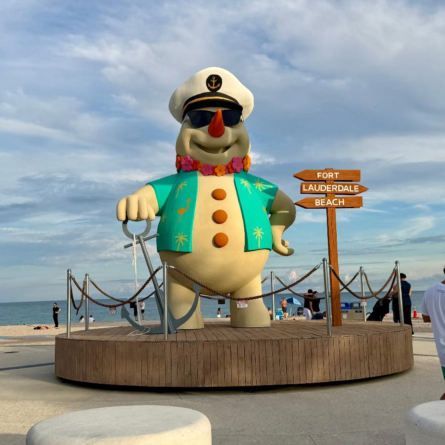 "Snowman" Greets Beachgoers at Fort Lauderdale Beach 