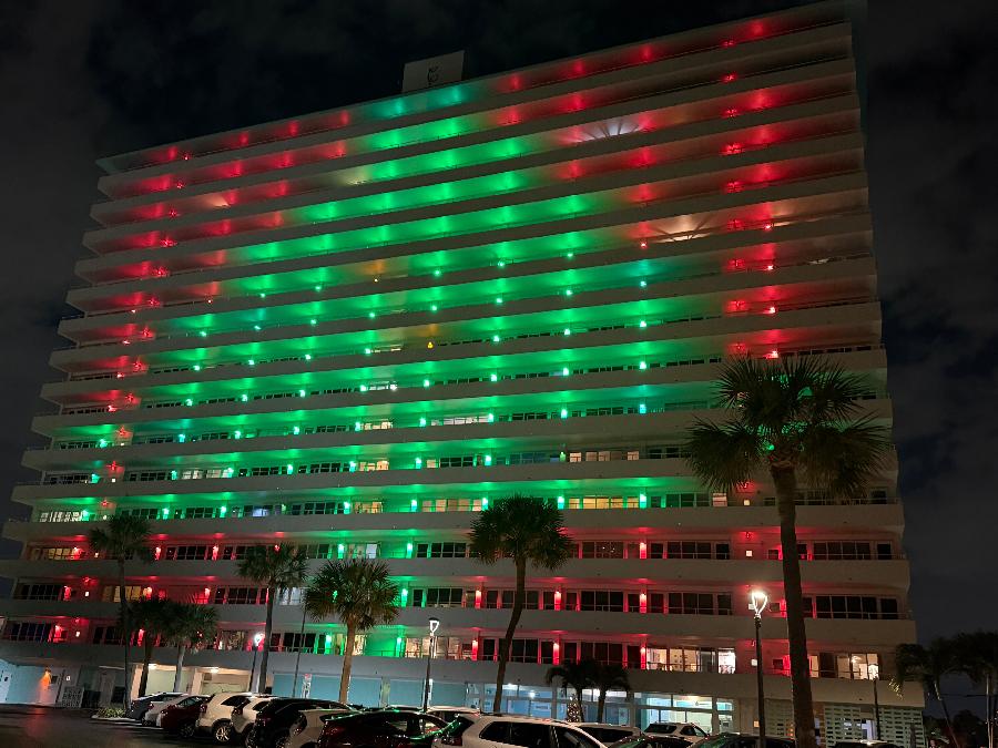Lighted Christmas Tree for All of Lauderdale by the Sea!