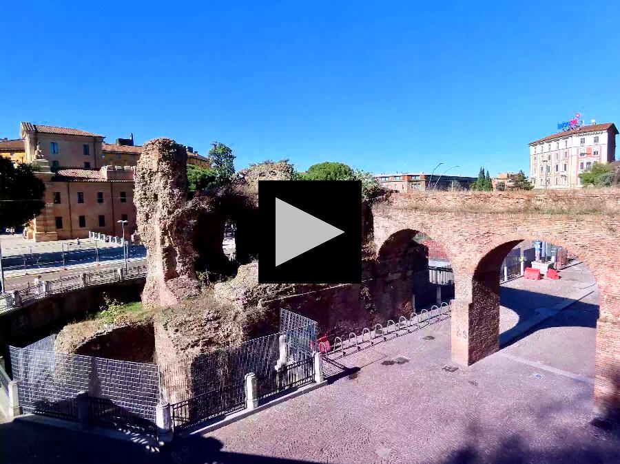 Popular Piazzas and Porticoes of Bologna