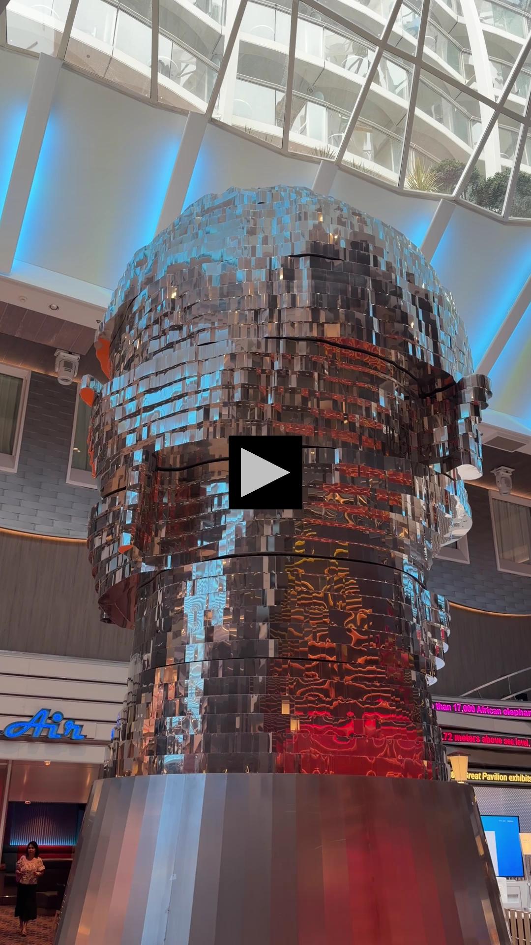 Spinning Head on Harmony of the Seas Promenade