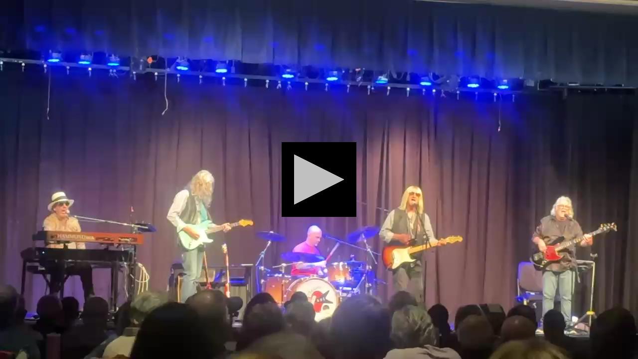Live and On Stage: The PettyBreakers